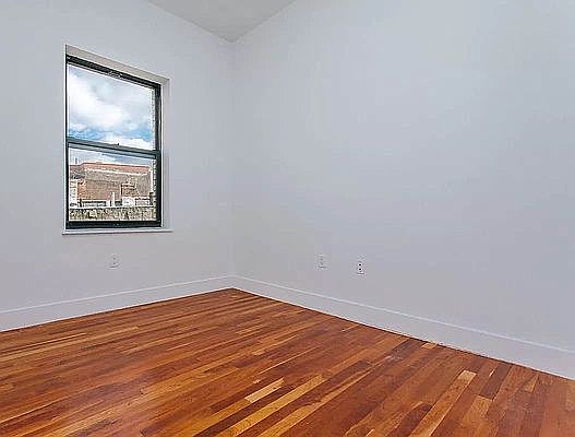 5th image of 178 Bainbridge St #206