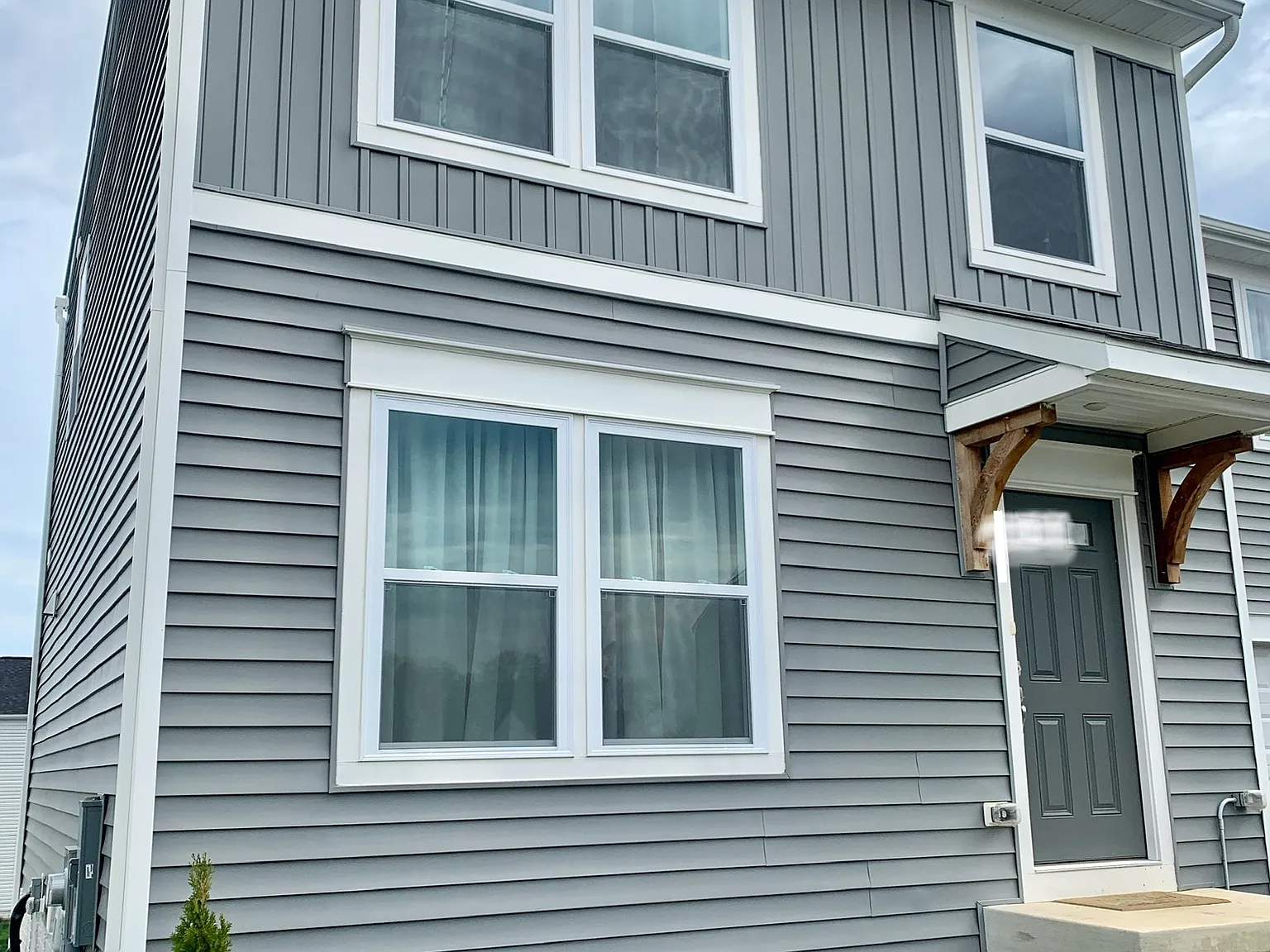 3 bed, 2.5 bath, 1640 sqft, $750 — Photo 1
