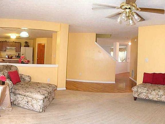 4th image of 1923 Abbey Ln