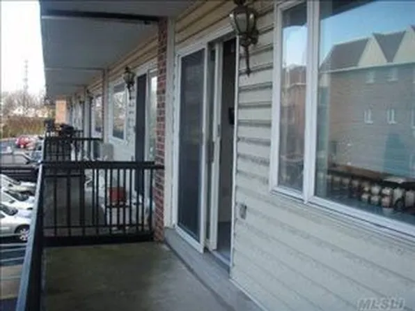 108 Atlantic Ave, Lynbrook, NY 11563