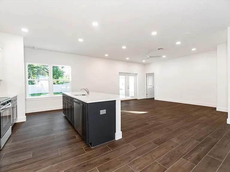 1709 Holly Rd — Photo 28