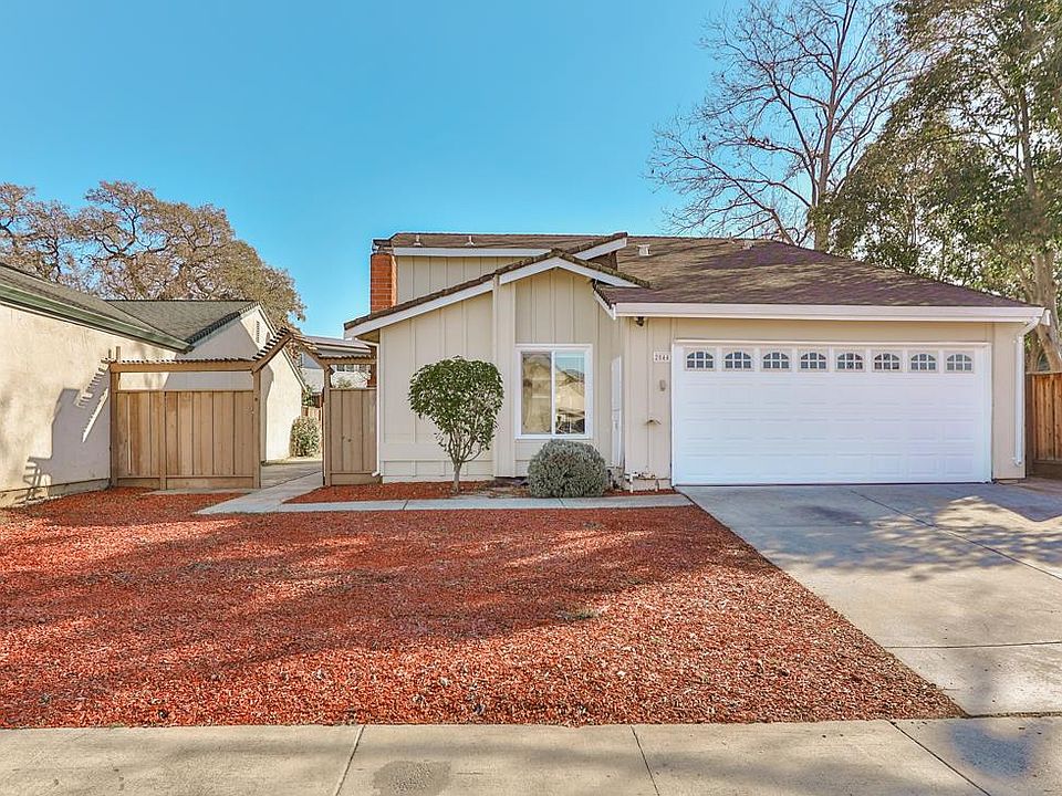 1st image of 2044 Laddie Way