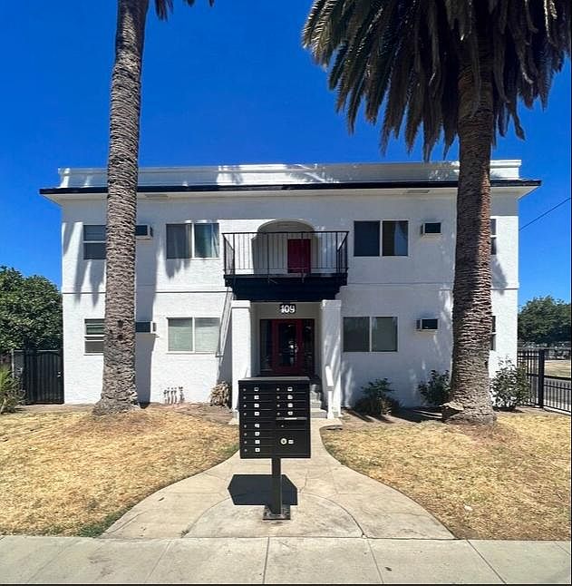 1st image of 104 N Calaveras St