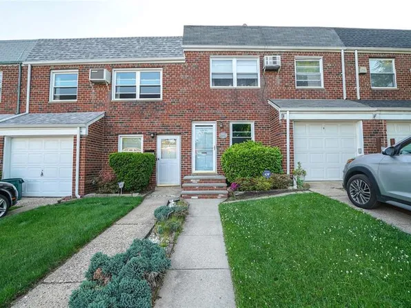 4120 210th St #1, Bayside, NY 11361