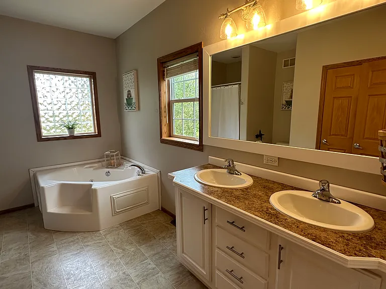 4293 Madison Ave SW — Photo 15