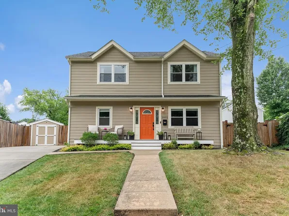 3003 Elmwood Dr, Alexandria, VA 22303