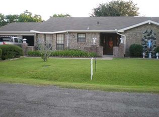 3909 Kenneth St, Groves, TX 77619