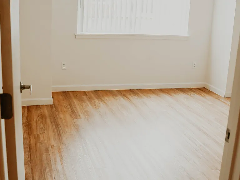 Pacific Rim Apartments — Photo 10