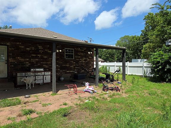 2nd image of 1102 S Tinker Ave