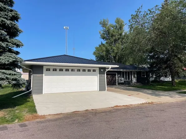16 N 4th St, 16 N 4th St #1, Groton, SD 57445