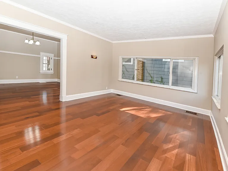 3634 Amberson Ave — Photo 8