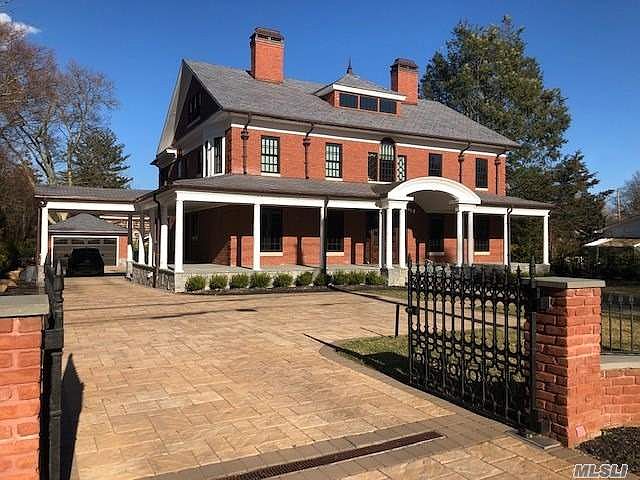 1st image of 369 Carpenter Ave