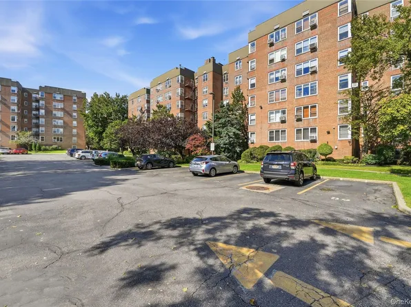 18-40 211th Street #6B, Bayside, NY 11360