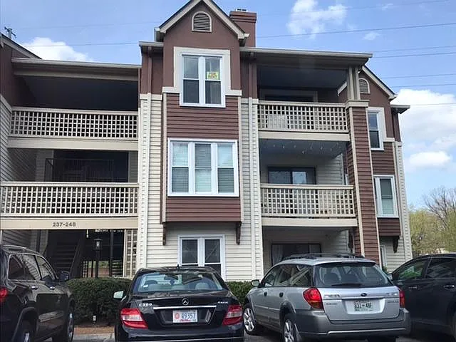 248 Hillsboro Pl