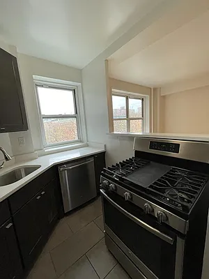 Rented by A&E Real Estate Management | media 22