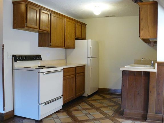 3rd image of 120 N Oak Park Ave APT 412