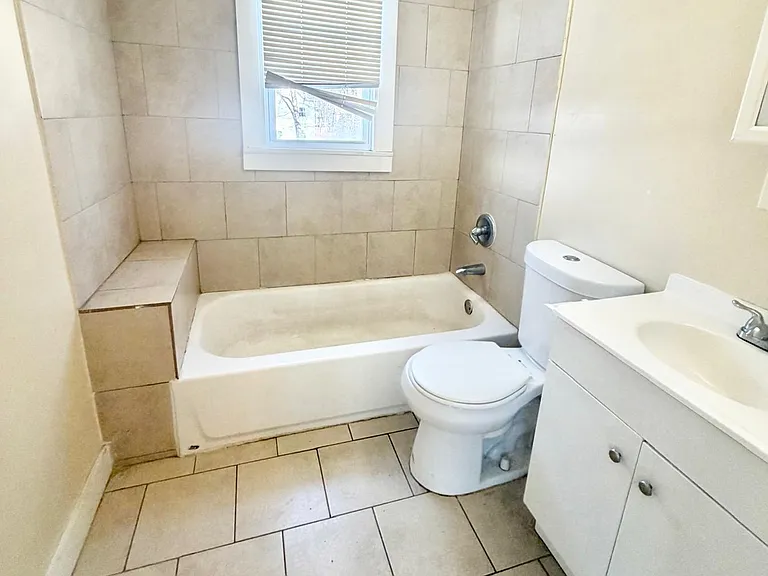 327 Bassett St #2 — Photo 3