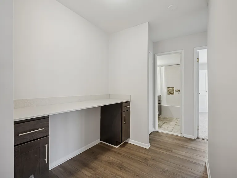 Joshua House — Photo 13