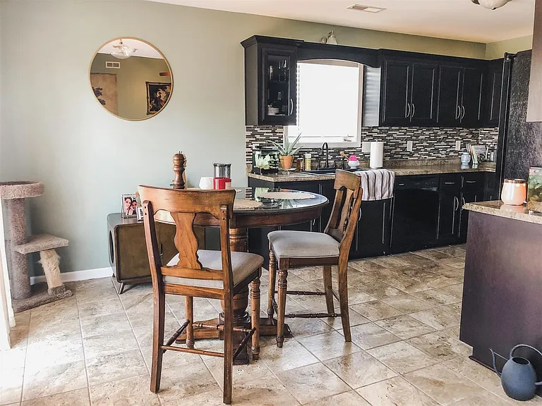 2628 Arthurs Ct — Photo 9