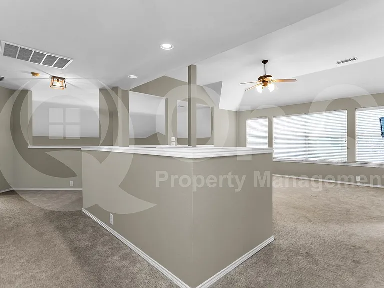 11281 Balcones Dr — Photo 27