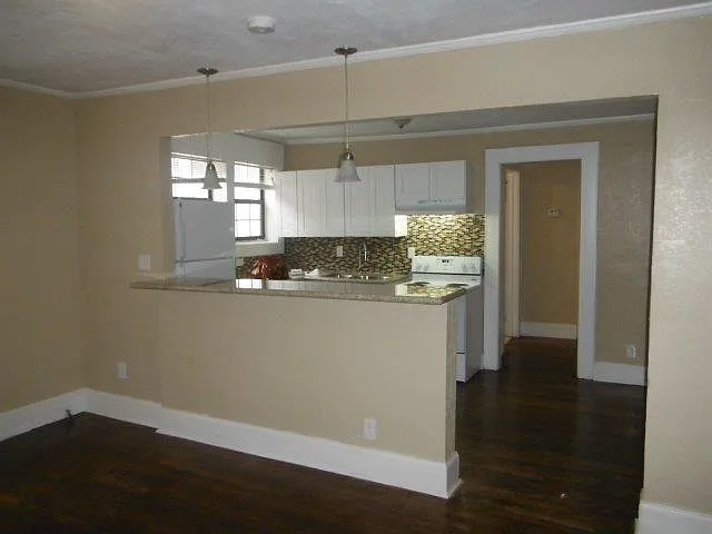 516 Morgan St NE — Photo 4