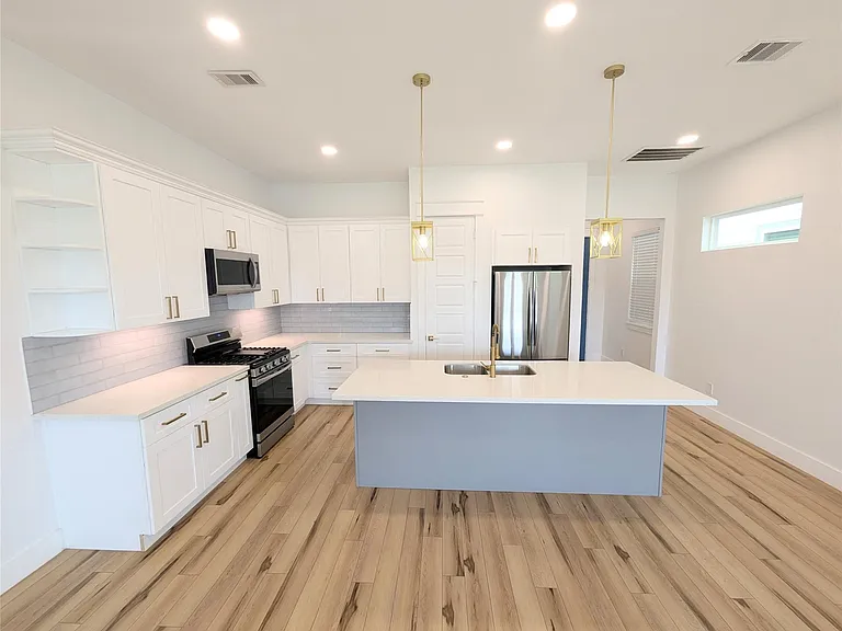 4913 Fisk St — Photo 3