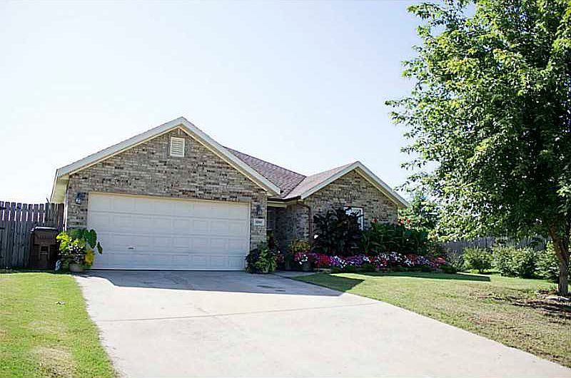 1st image of 1294 Laurie Ln