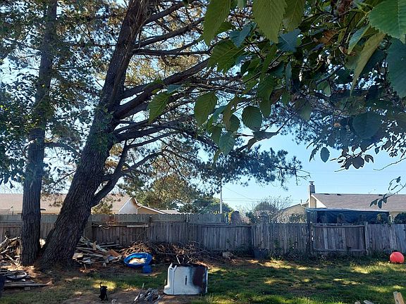 4th image of 100 Becky Ct