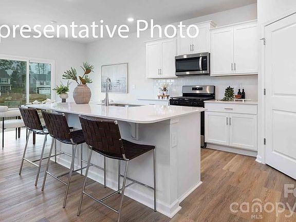 5th image of 544 Blackpool Ct
