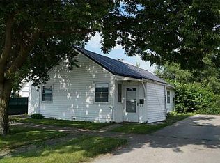 908 3rd St, Perry, IA 50220