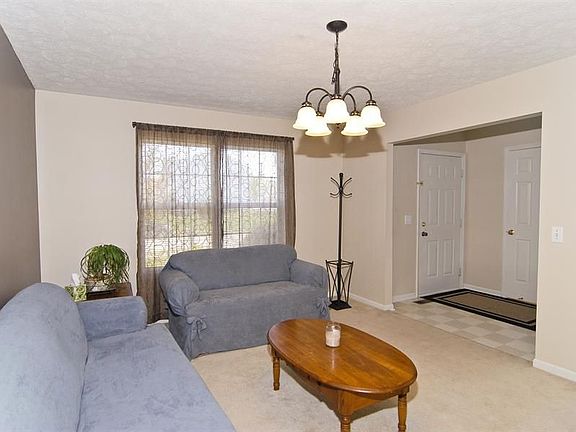 2nd image of 1543 Royal Lake Cir