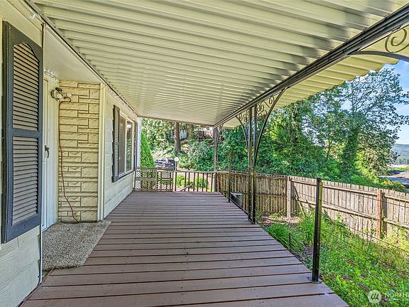 3rd image of 250 Holly Boulevard