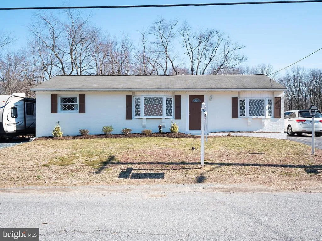 8389 Lockwood Rd photo 1