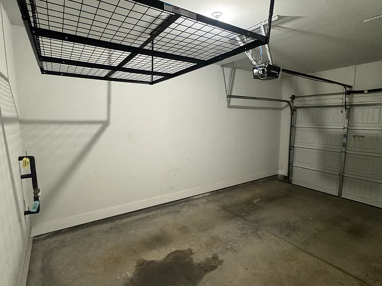 110 Addington Ln — Photo 8