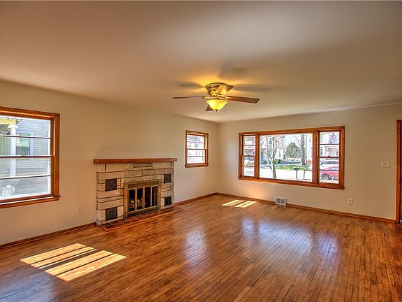 4th image of 116 S Walnut St