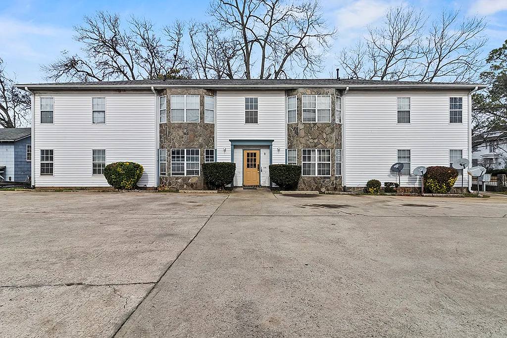 400 South Center St - 314B — Photo 1