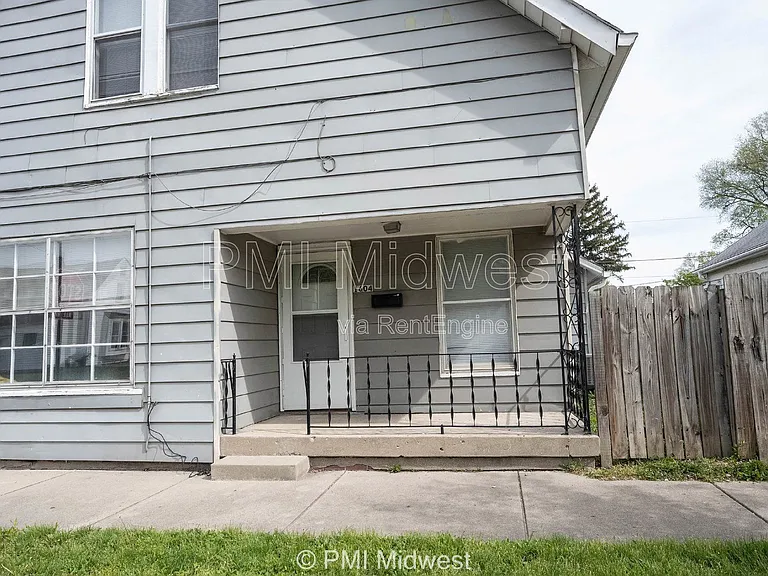 1604 E Kelly St — Photo 2