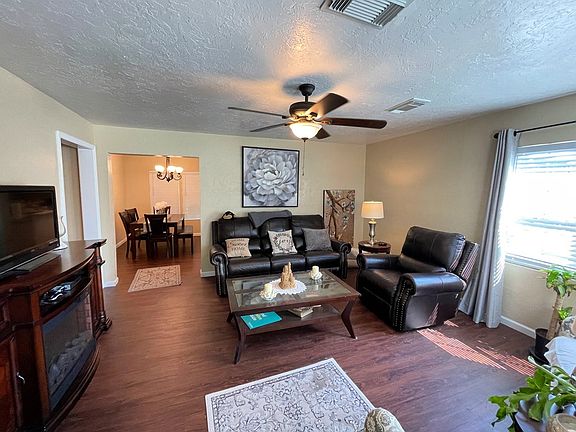 4th image of 3235 42nd St