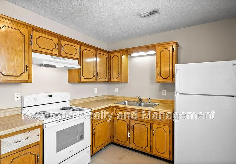 1375 Thompsonville Ln #49 — Photo 6