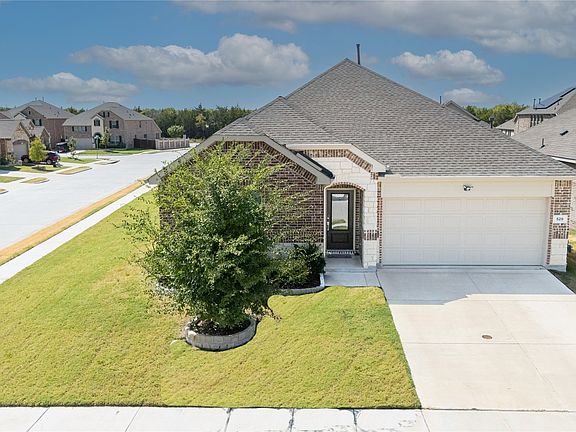 2nd image of 528 Sycamore Dr