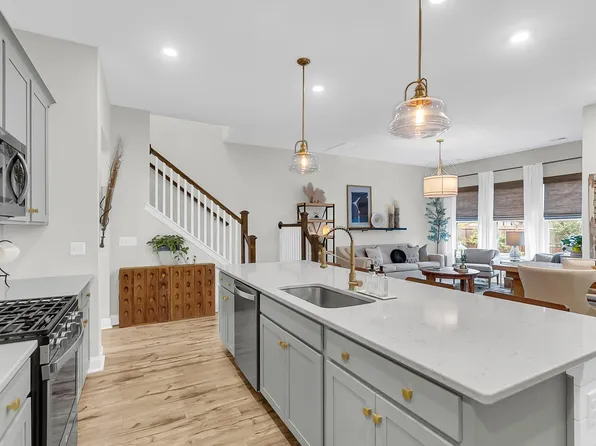 3046 Emma Ln, Mount Pleasant, SC 29466