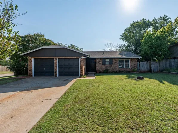900 Cottonwood Dr, Moore, OK 73160