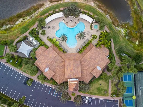 9231 Shadow Oak LN, NAPLES, FL 34120