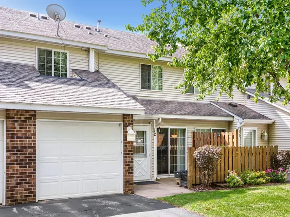 7026 19th St N APT 12, Oakdale, MN 55128