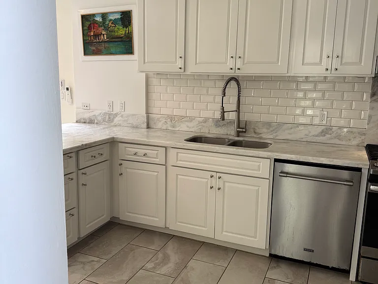 927 Hahaione St — Photo 12