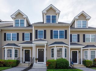 41 Whispering Pine Cir #41, Worcester, MA 01606