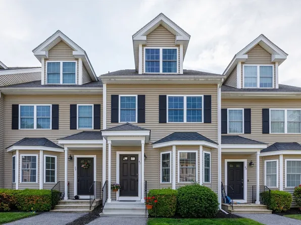 41 Whispering Pine Cir #41, Worcester, MA 01606