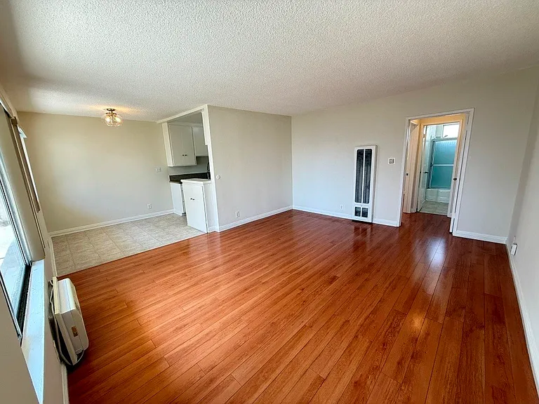 5433 Barton Ave #7 — Photo 4