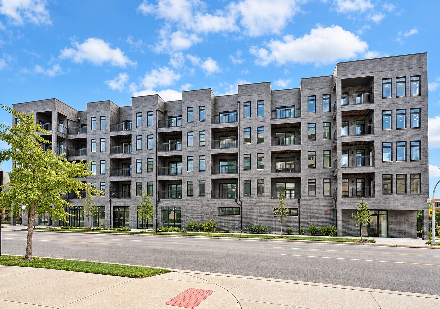 1 bed, 781 sqft, $1,860 — Photo 1