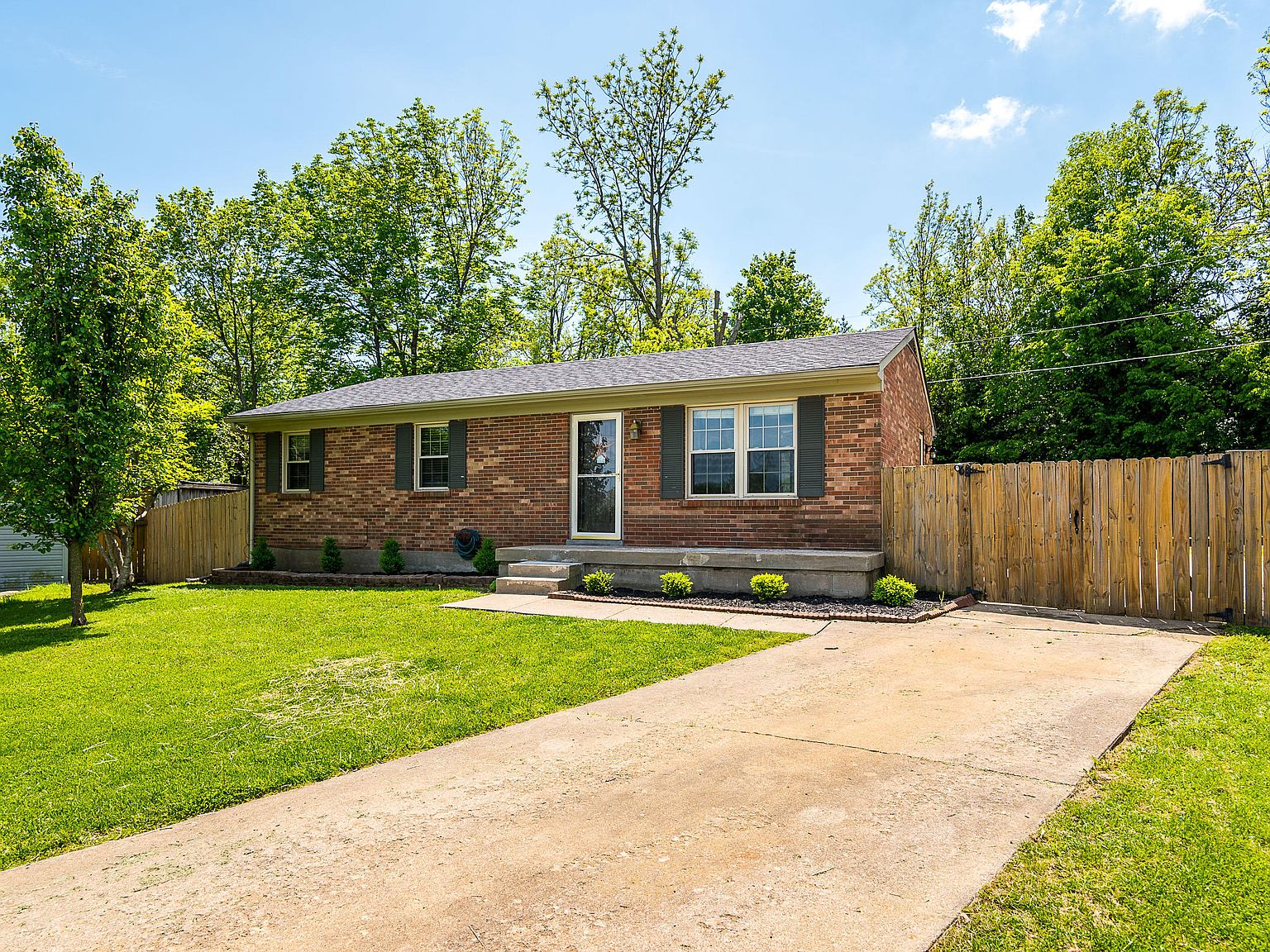 400 Mill Run Way, La Grange, KY 40031 | Zillow